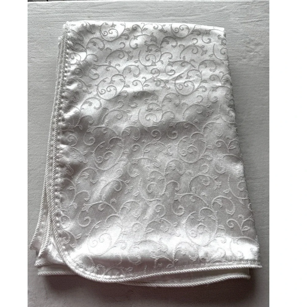 Lenox Bright White Damask‎ Large Rectangle Tablecloth Rope Hem 116